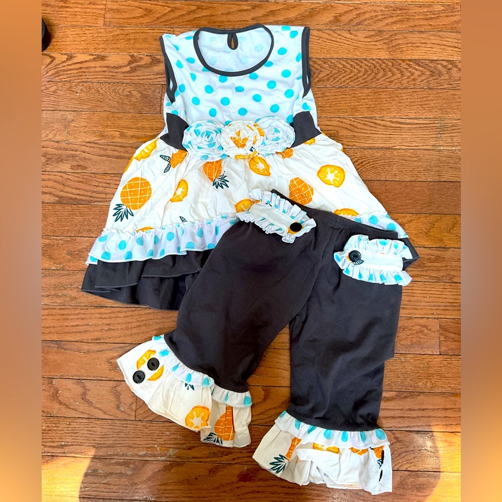Pineapple outfit